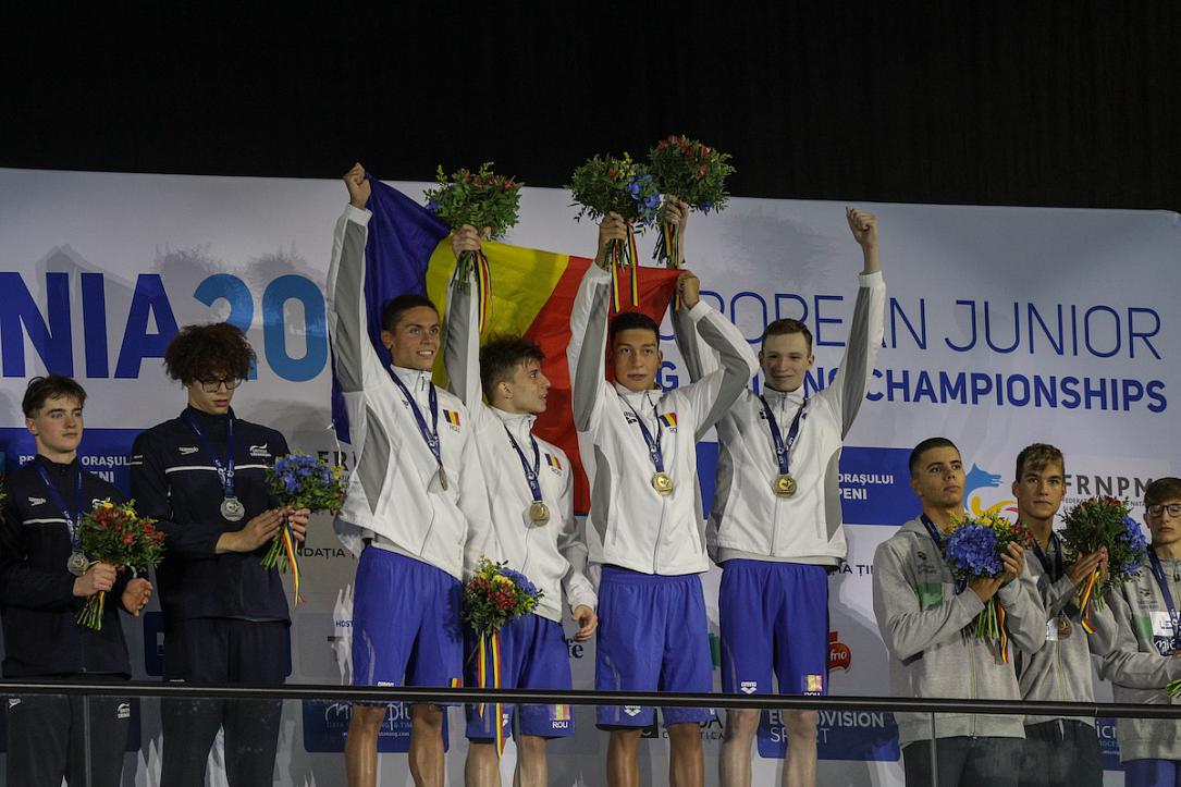 Weekly overview in pictures RO swimmers win nine medals at the